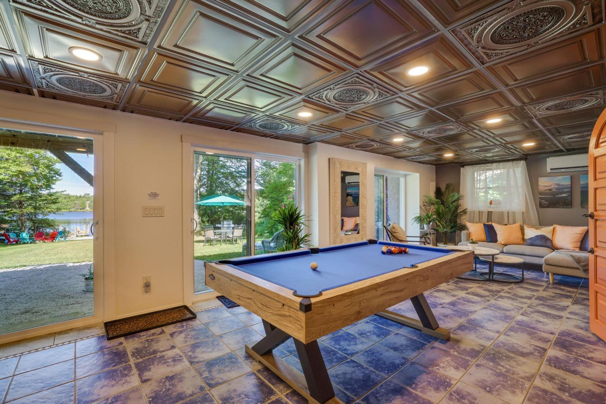 Holiday home Luxury Pocono House With Private Sunset *